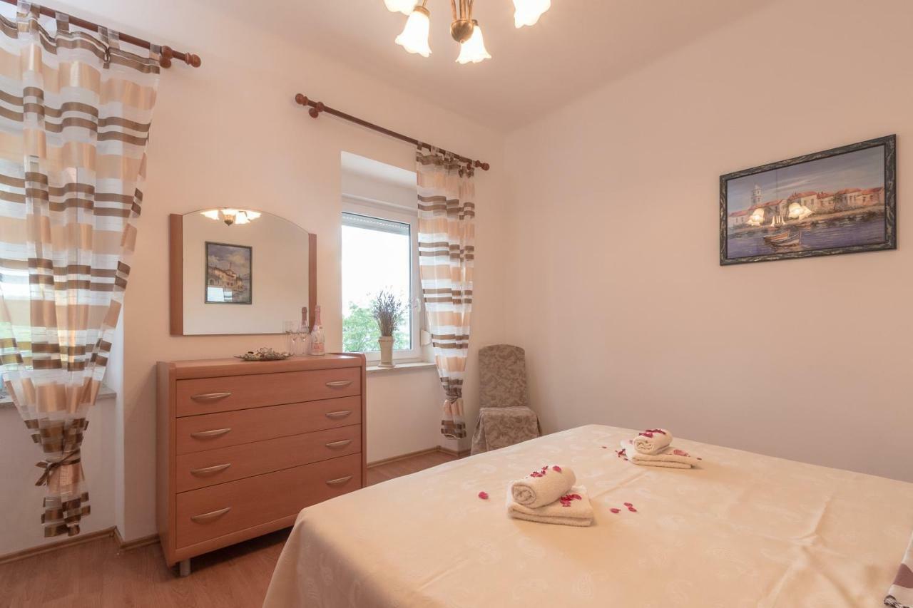 Apartment Paula Jadranovo Buitenkant foto