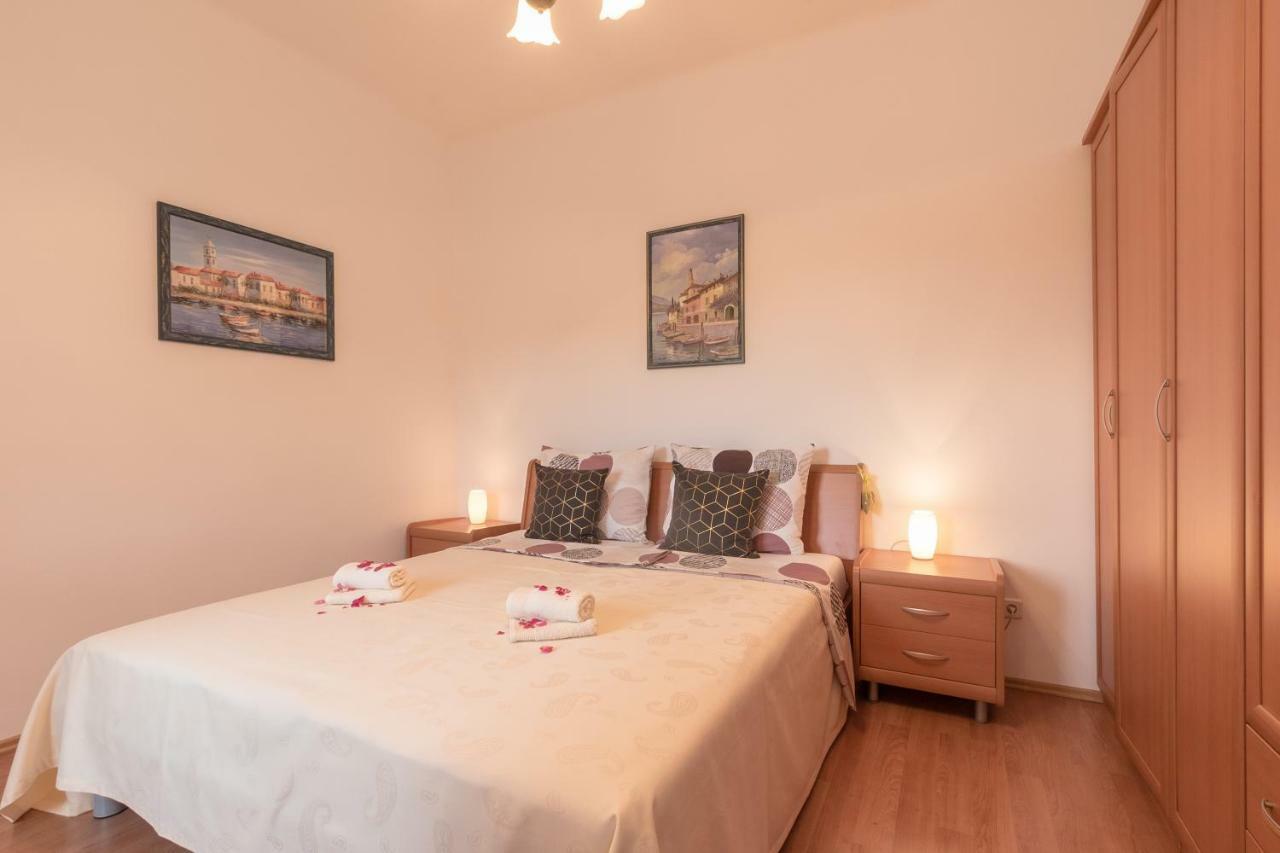 Apartment Paula Jadranovo Buitenkant foto